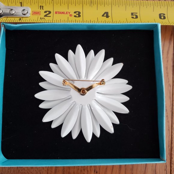 60s metal daisy brooch - Picture 2 of 4